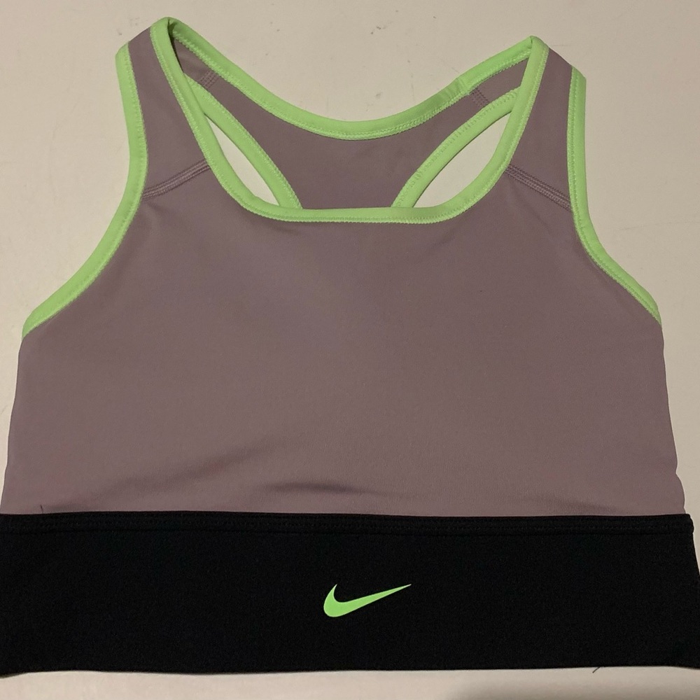 Nike Swoosh
Women's Medium-Support 1-Piece Padded Longline Sports Bra